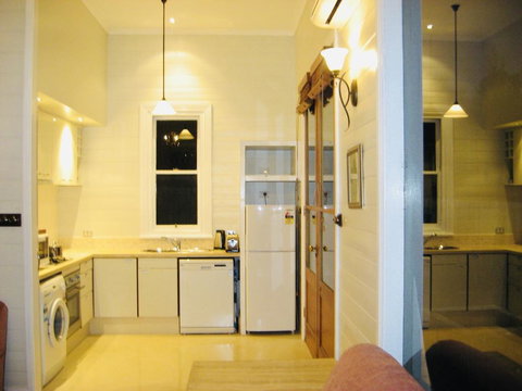 1880s Kananook Boutique Historic Luxury Apartment FSC Private Villa Bairnsdale - Lightning Ridge Tourism 2