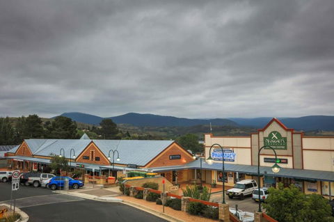 19 Lakeview Plaza - Lightning Ridge Tourism 2
