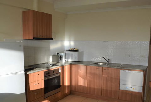19 Lakeview Plaza - Lightning Ridge Tourism 3