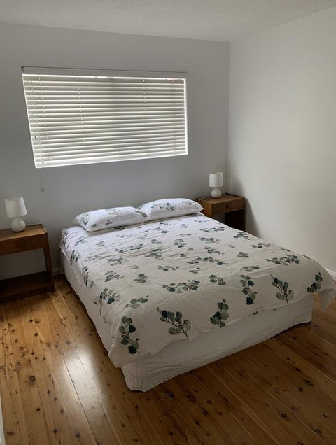 2 Bed Bar Beach Apartment - Stroll To Beach & Cafes, Supermarket Apartment 6 - Lightning Ridge Tourism 3