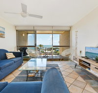 2 Bedroom Top Floor Unit - Ocean Views and Pool - Lightning Ridge Tourism