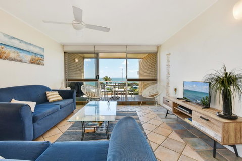 2 Bedroom Top Floor Unit - Ocean Views And Pool - Lightning Ridge Tourism 0