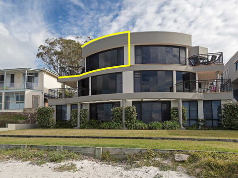 2/137 Soldiers Point Road - Luxury Unit On The Waterfront With Aircon And Free Unlimited Wi Fi - Lightning Ridge Tourism 1
