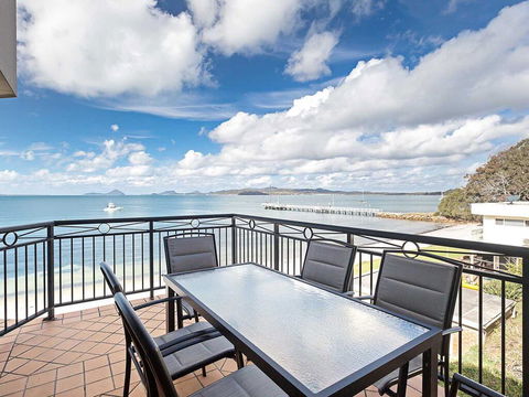 2/137 Soldiers Point Road - Luxury Unit On The Waterfront With Aircon And Free Unlimited Wi Fi - Lightning Ridge Tourism 0