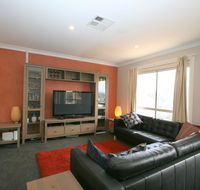2/17 Jillamatong Street - Lightning Ridge Tourism