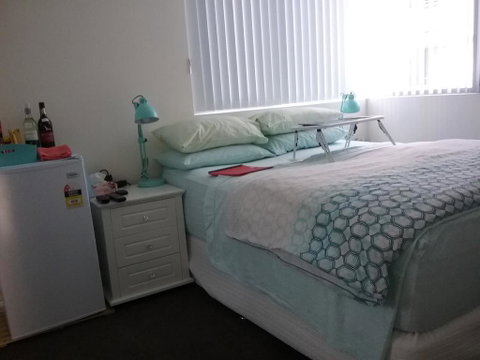 21 Sorrell Shared Apartment - Lightning Ridge Tourism 1