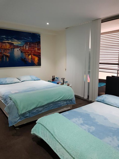 21 Sorrell Shared Apartment - Lightning Ridge Tourism 0