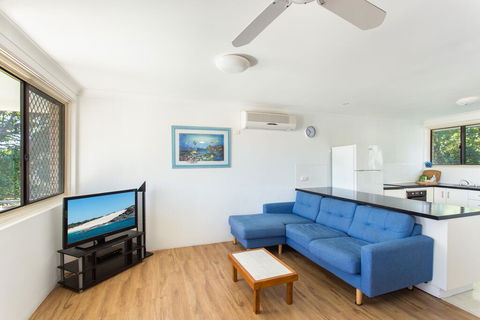 26 Wallis View - Opposite The Lake - 3 Bedroom Apartment - Sleeps 8 - Lightning Ridge Tourism 2