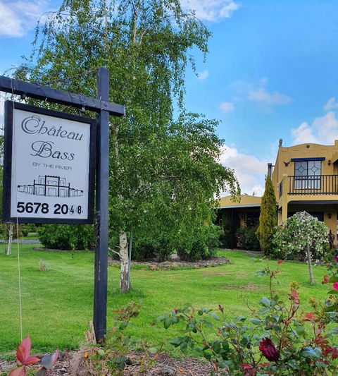 Chateau Bass - Lightning Ridge Tourism 2