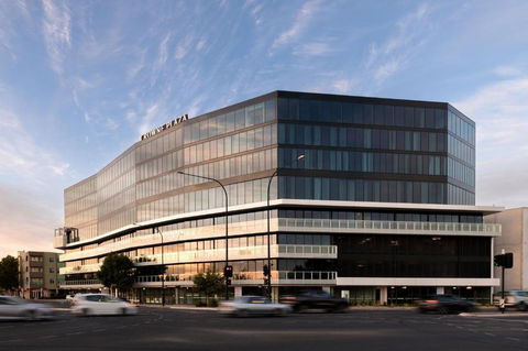 Crowne Plaza Adelaide Mawson Lakes, An IHG Hotel - Lightning Ridge Tourism 0