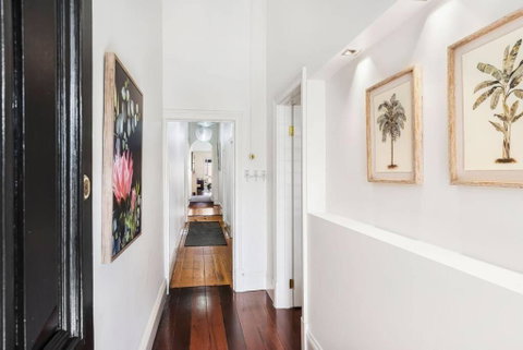 Cute As A Button - Picket Fence 3 Bed Stylish Home - Lightning Ridge Tourism 3