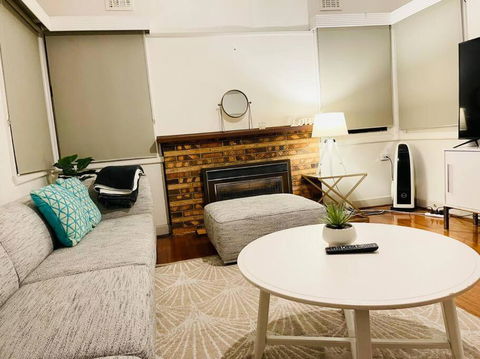 D115 Exquisite Natural Stay - Lightning Ridge Tourism 4
