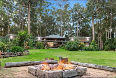 DeZen Accomodation - Lightning Ridge Tourism 2
