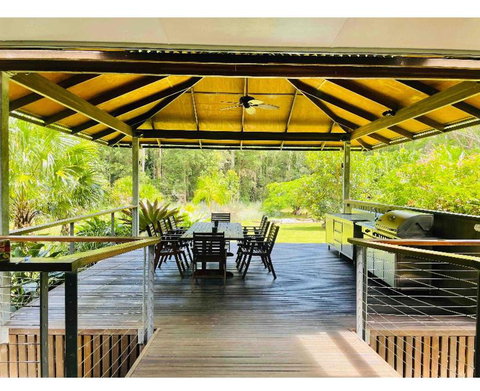 DeZen Accomodation - Lightning Ridge Tourism 4