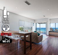 2BR Coolum Beachfront  180 Views  Wine Netflix - Lightning Ridge Tourism