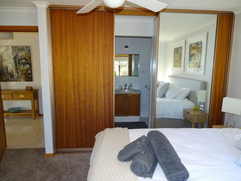 3 Pears On The Park McLaren Vale - Lightning Ridge Tourism 3
