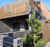 3-Bed House With Rooftop and Parking Near Yarra Park - Lightning Ridge Tourism