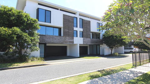 3/26 West Street-CBD Location! - Lightning Ridge Tourism 0