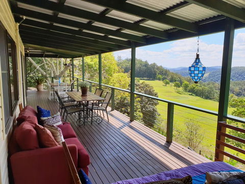 305 Montville - Lightning Ridge Tourism 0