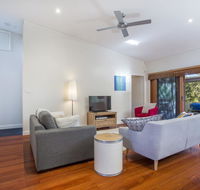 33 Bangalow - Narrawallee's Beautiful Bungalow - Lightning Ridge Tourism