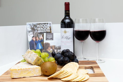 4 Bedroom Inner City Townhouse - SLEEPS 9 !! - Lightning Ridge Tourism 2