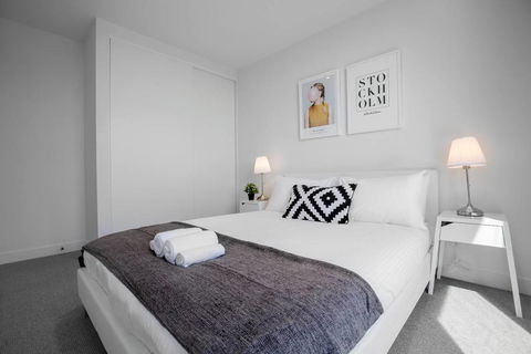 61, Boutique One-bedroom, Boxhill Central, Mall - Lightning Ridge Tourism 3