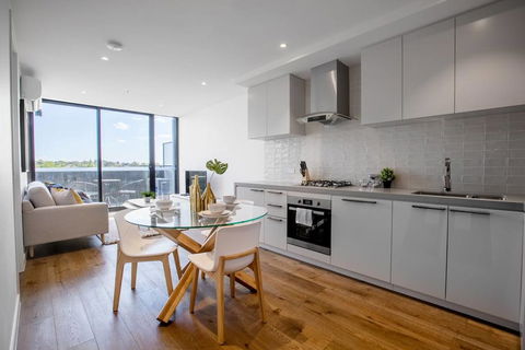 61, Boutique One-bedroom, Boxhill Central, Mall - Lightning Ridge Tourism 1