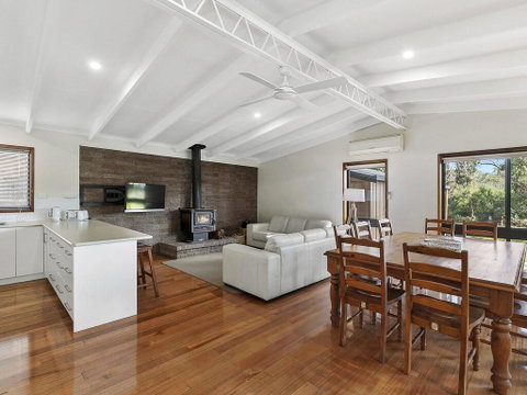 62 BINGLEY PARADE RIVERSEA HOUSE - Lightning Ridge Tourism 3