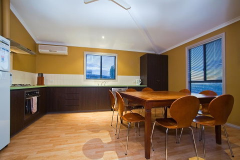 9 Skipjack Circle - Lovely Pet-Friendly Holiday Home With A Breezeway - Lightning Ridge Tourism 2