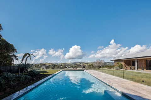99 Acres Bangalow Retreat - Lightning Ridge Tourism 0