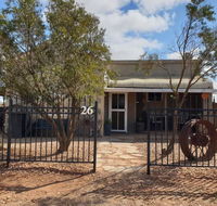 A real bush retreat. Kangas Emus  Starry Skies. - Lightning Ridge Tourism