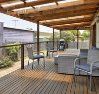 A Reel Teal - Lightning Ridge Tourism