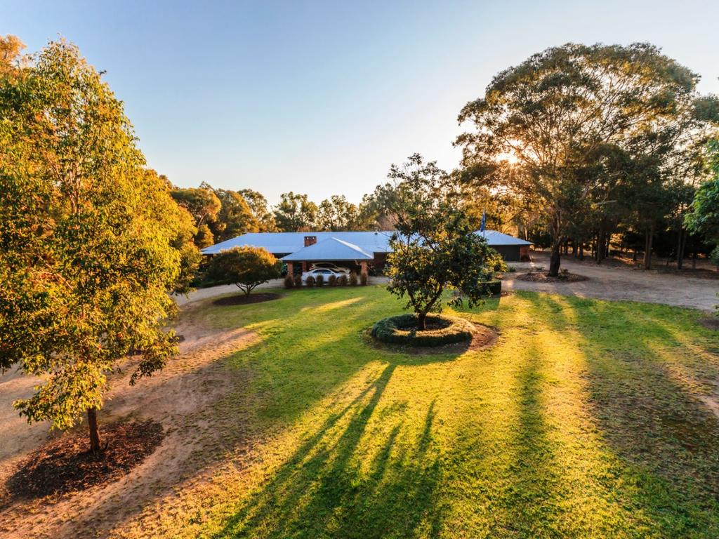 Farley ACT Lightning Ridge Tourism
