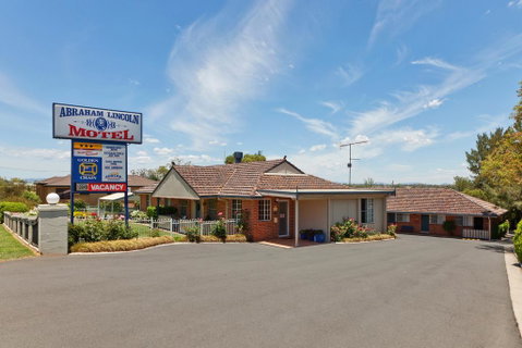 Abraham Lincoln Motel - Lightning Ridge Tourism 0