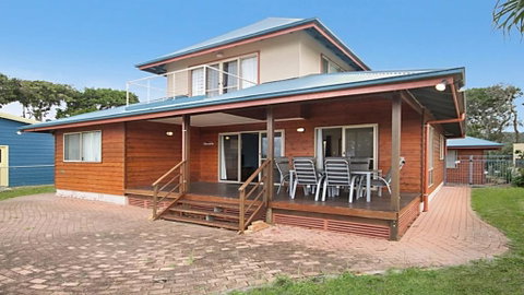 Absolute Beachfront At Hastings - Lightning Ridge Tourism 2