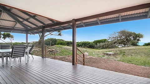 Absolute Beachfront At Hastings - Lightning Ridge Tourism 3