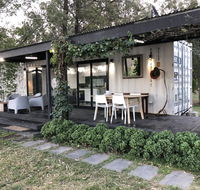 Absolute riverfront shipping container cabin - Lightning Ridge Tourism