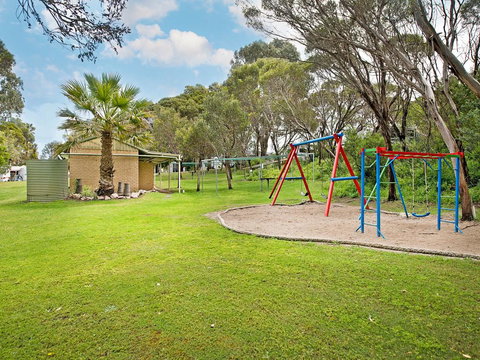 Acclaim Pine Grove Holiday Park - Lightning Ridge Tourism 3