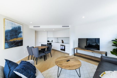 Accommodate Canberra - Northshore - Lightning Ridge Tourism 2