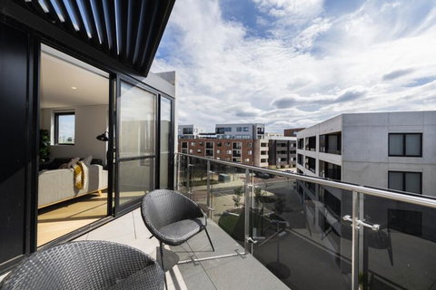 Accommodate Canberra - Northshore - Lightning Ridge Tourism 3