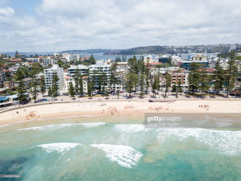 Accommodation Sydney North Shore: Frenchs Forest 3 Bedroom House - Lightning Ridge Tourism 2