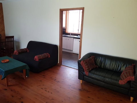 Accommodation Sydney North Shore: Frenchs Forest 3 Bedroom House - Lightning Ridge Tourism 1