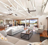 Acqua Vista - water view fireplace walk to beach - Lightning Ridge Tourism