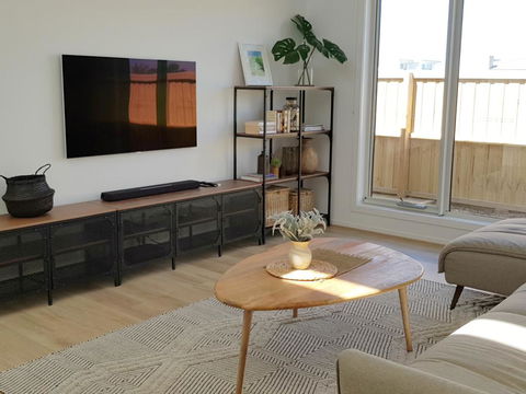 ADAGIO - Lightning Ridge Tourism 3