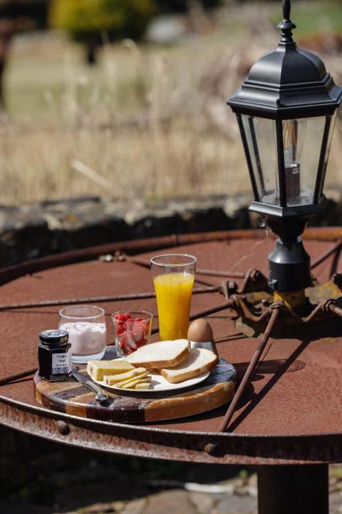 Eagles Nest Retreat - Lightning Ridge Tourism 1