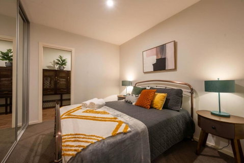 Eastside Apartment - Lightning Ridge Tourism 3