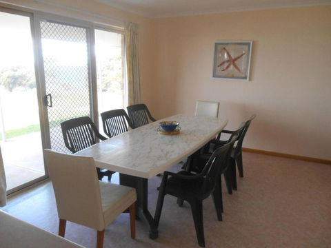 Ebb N Flow Beach House - Stansbury - Lightning Ridge Tourism 2