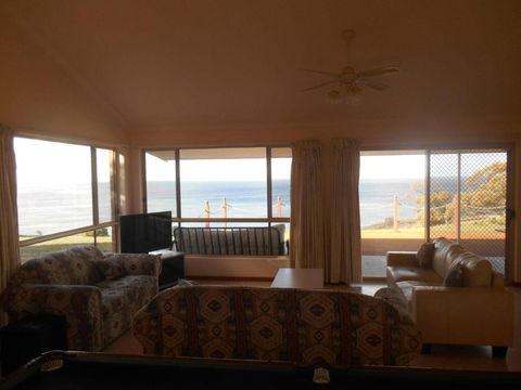 Ebb N Flow Beach House - Stansbury - Lightning Ridge Tourism 4