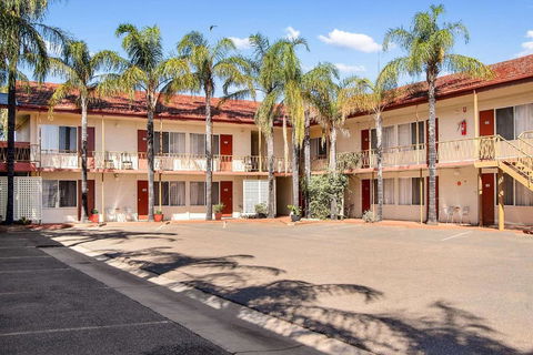 Econo Lodge Griffith Motor Inn - Lightning Ridge Tourism 2