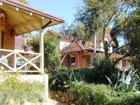 Eleebana Guest House - Lightning Ridge Tourism 1